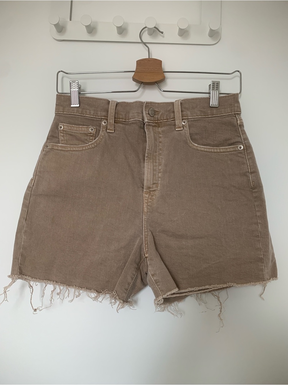 Gap High-Rise Frayed Hem Women’s Shorts - Taupe